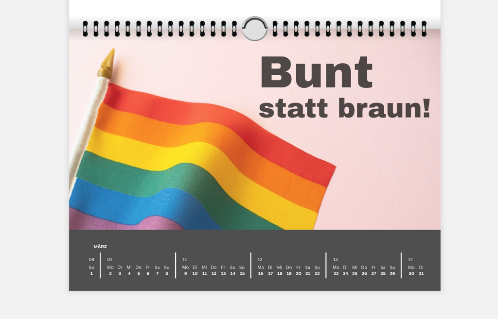 Bunter Kalender 2026 März – Regenbogenflagge mit Spruch „Bunt statt braun“, Kalenderblatt für Vielfalt, Gleichberechtigung und Antidiskriminierung.